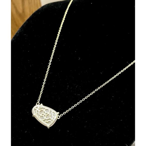 Kendra Scott Rose Quartz Isla Pendant Necklace Gold Tone Adj To 20”Reversible - Picture 2 of 5